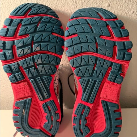 Brooks Adrenaline Athletic Shoes - Patriotic Pattern - Picture 6 of 7